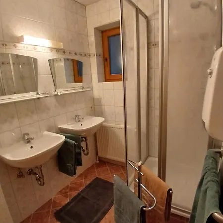 Enzianhuette Gerlitzen * Kanzelhohe